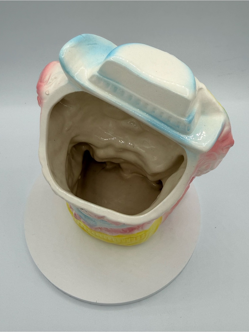 1950’s Vintage Ceramic Pink Bear Figurine Planter with Pastel Hat - Picture 7 of 7